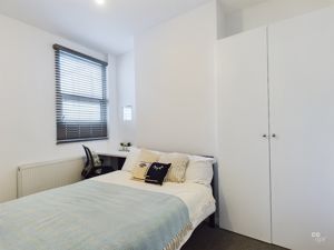 bed 2 - click for photo gallery